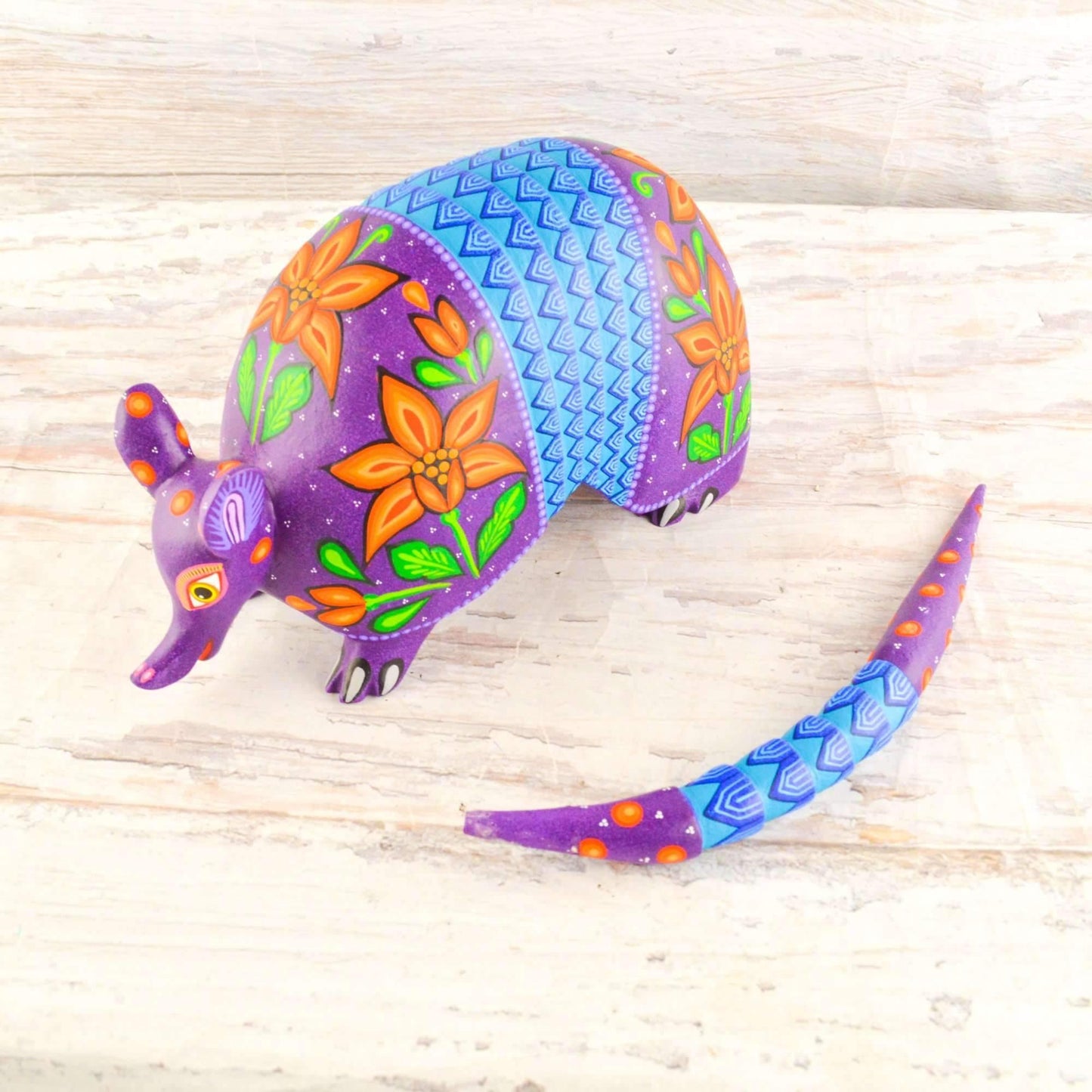 Armadillo Alebrije Oaxacan Wood Carving - Alebrije Huichol Mexican Folk art magiamexica.com