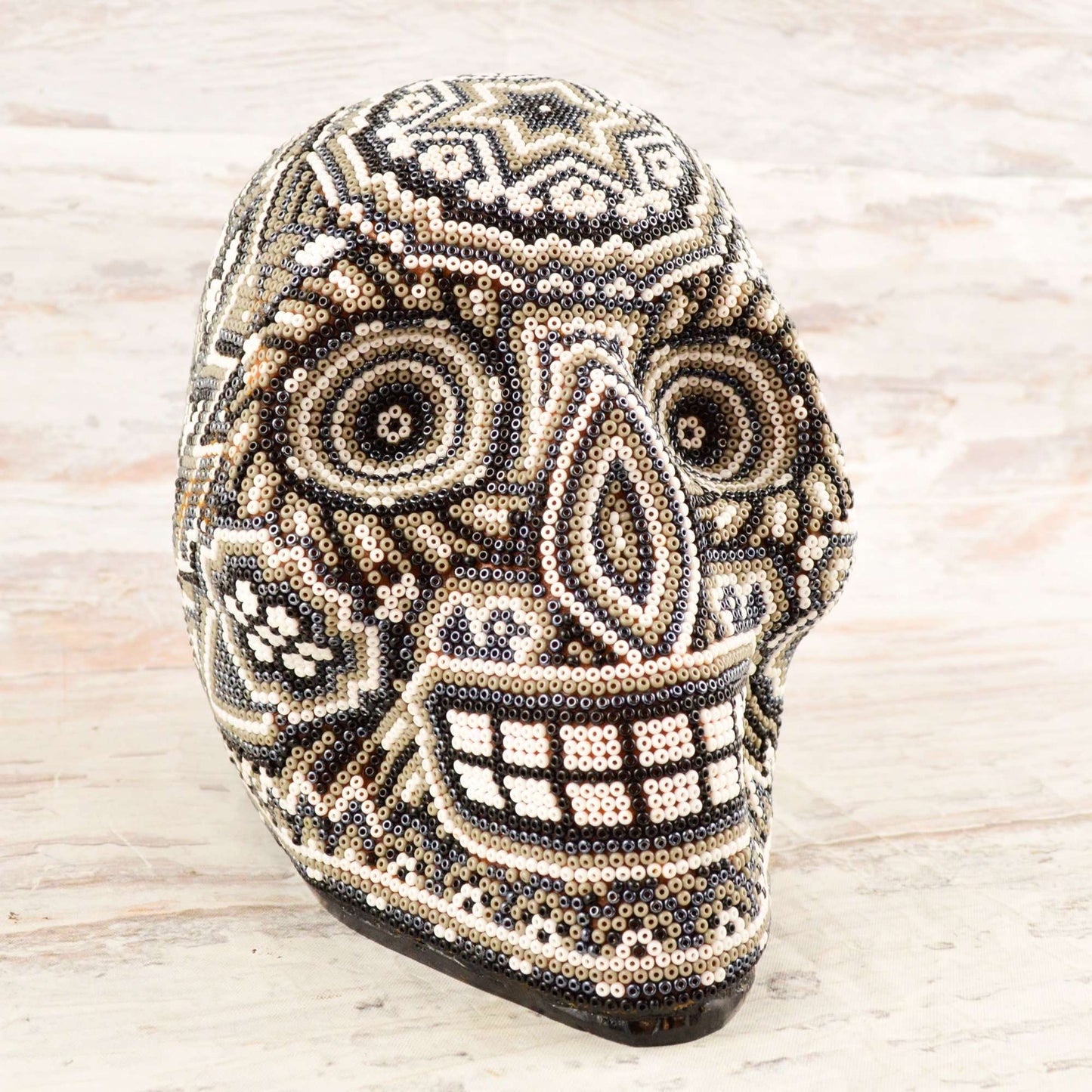 Skull Huichol Art - Alebrije Huichol Mexican Folk art magiamexica.com