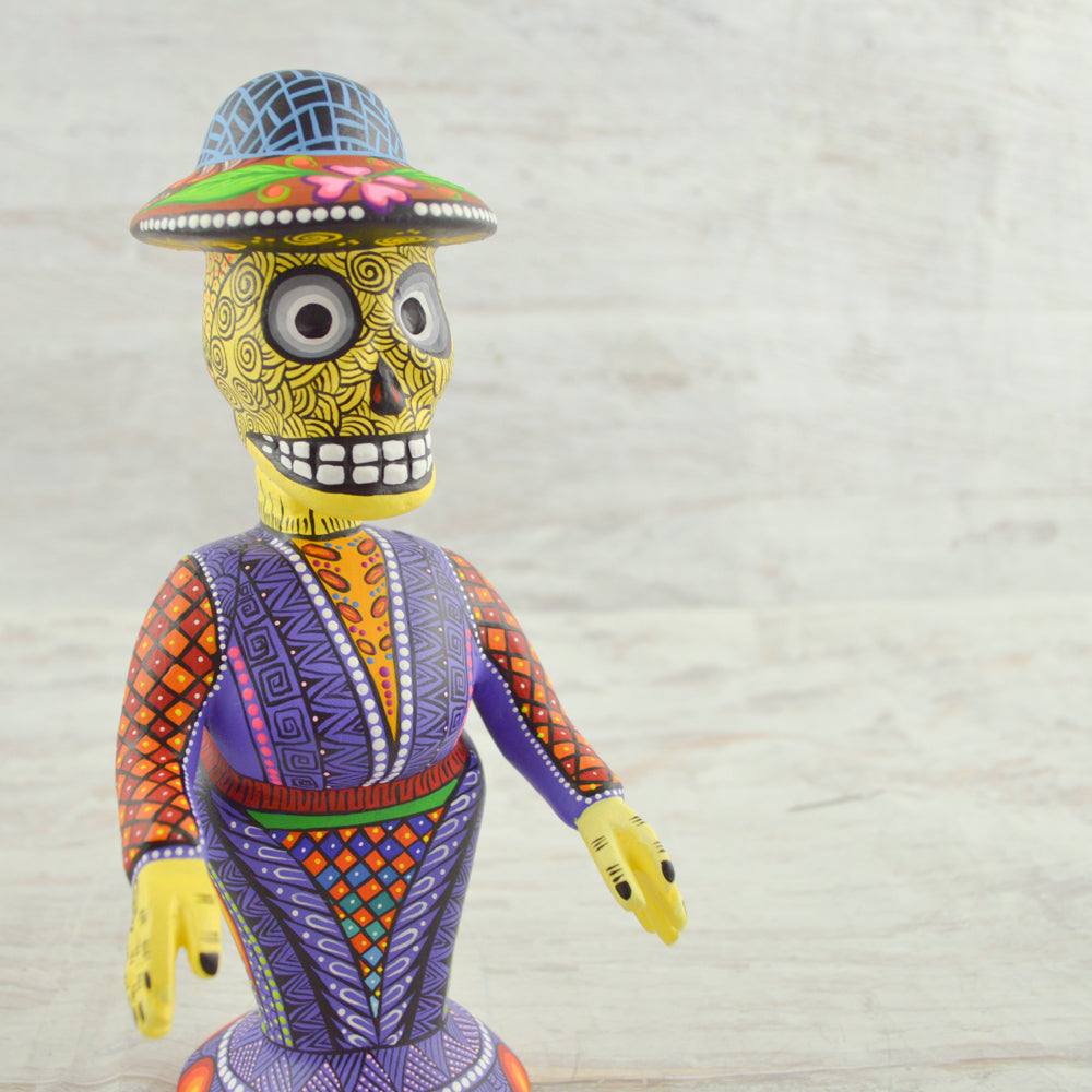 Catrina Dia de Muertos alebrije oaxacan Wood Carving - magiamexica.com