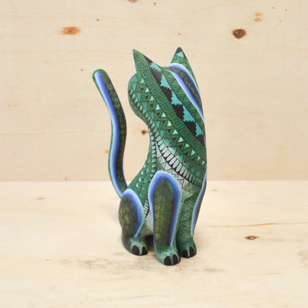 Alebrije Cat Oaxacan Wood Carving - magiamexica.com