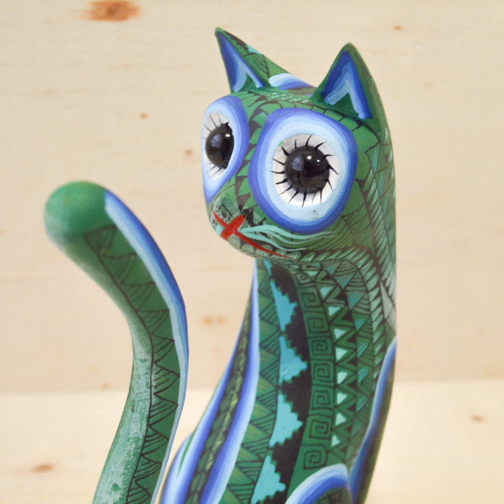 Alebrije Cat Oaxacan Wood Carving - magiamexica.com