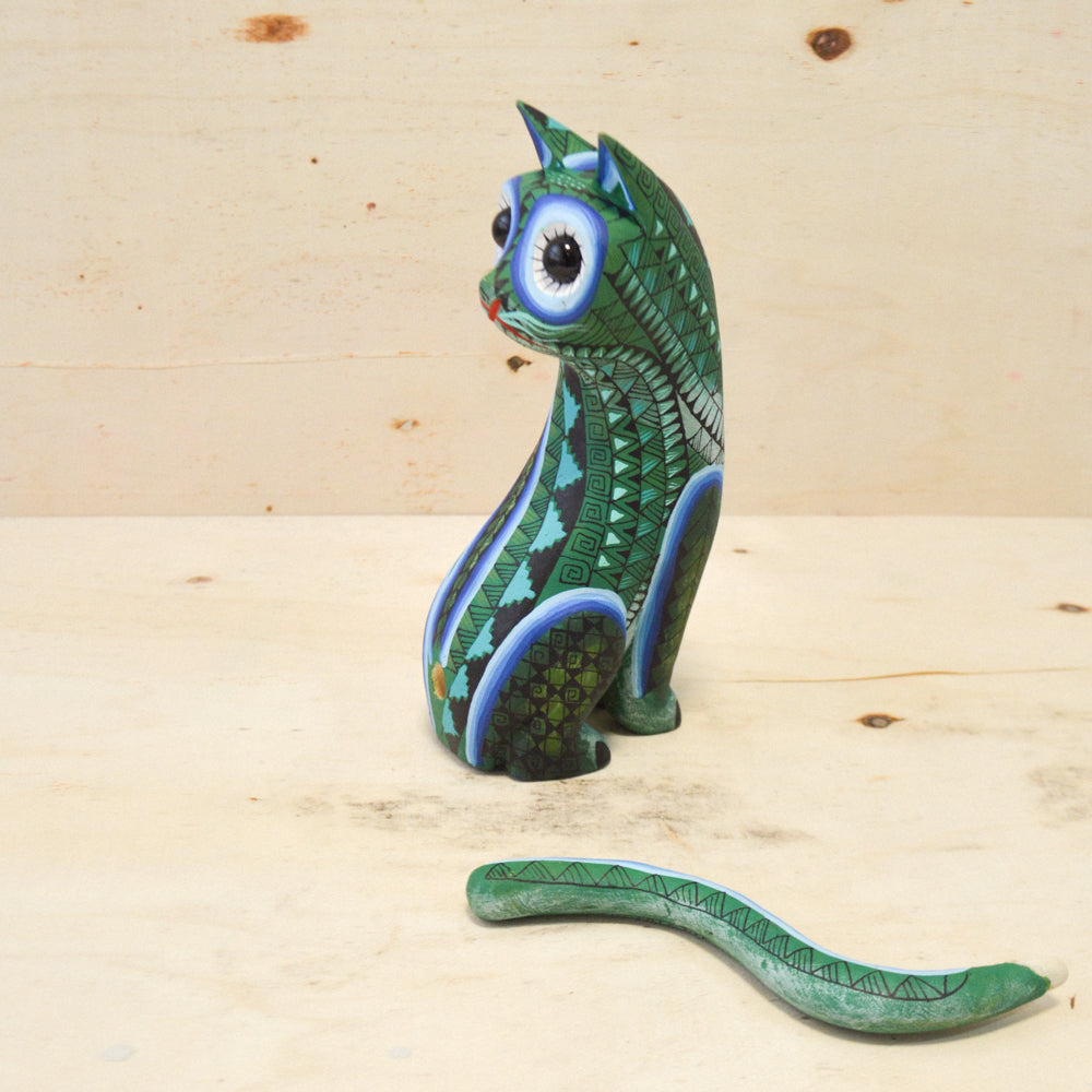 Alebrije Cat Oaxacan Wood Carving - magiamexica.com