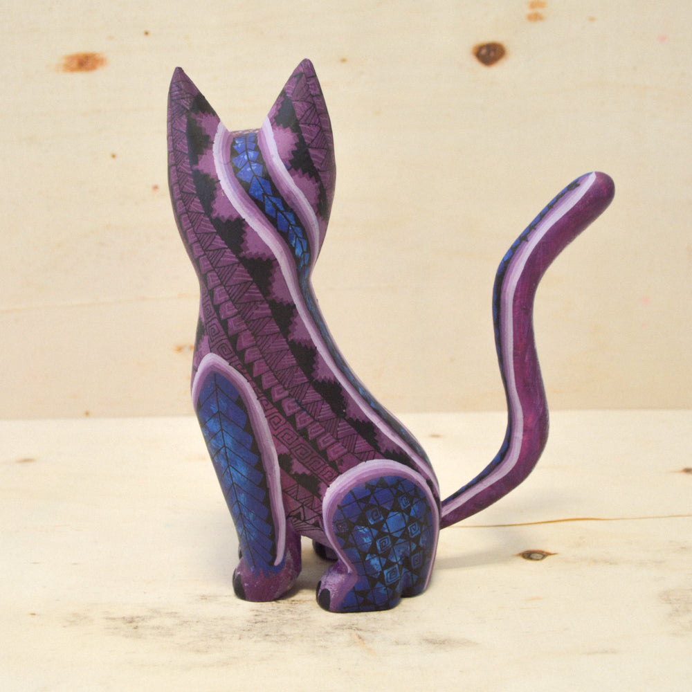 Alebrije Cat Oaxacan Wood Carving - magiamexica.com