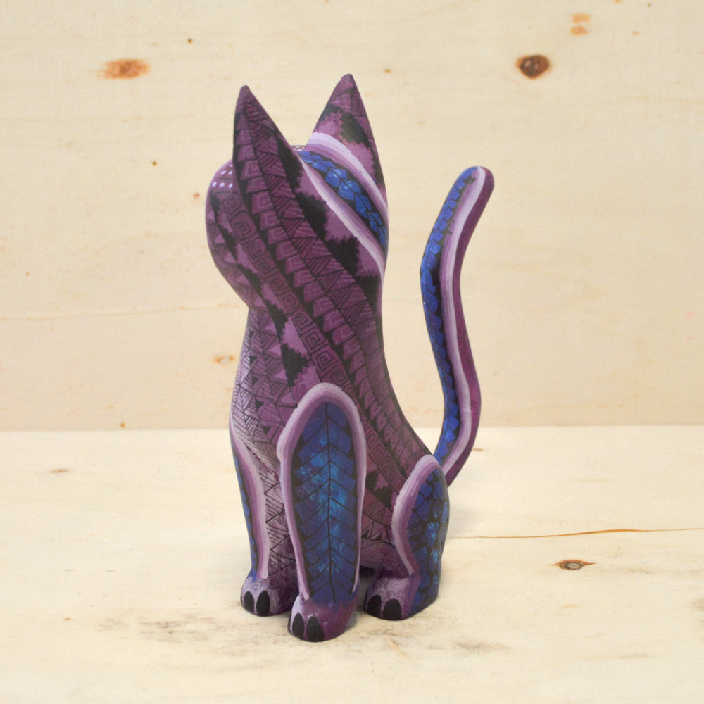 Alebrije Cat Oaxacan Wood Carving - magiamexica.com
