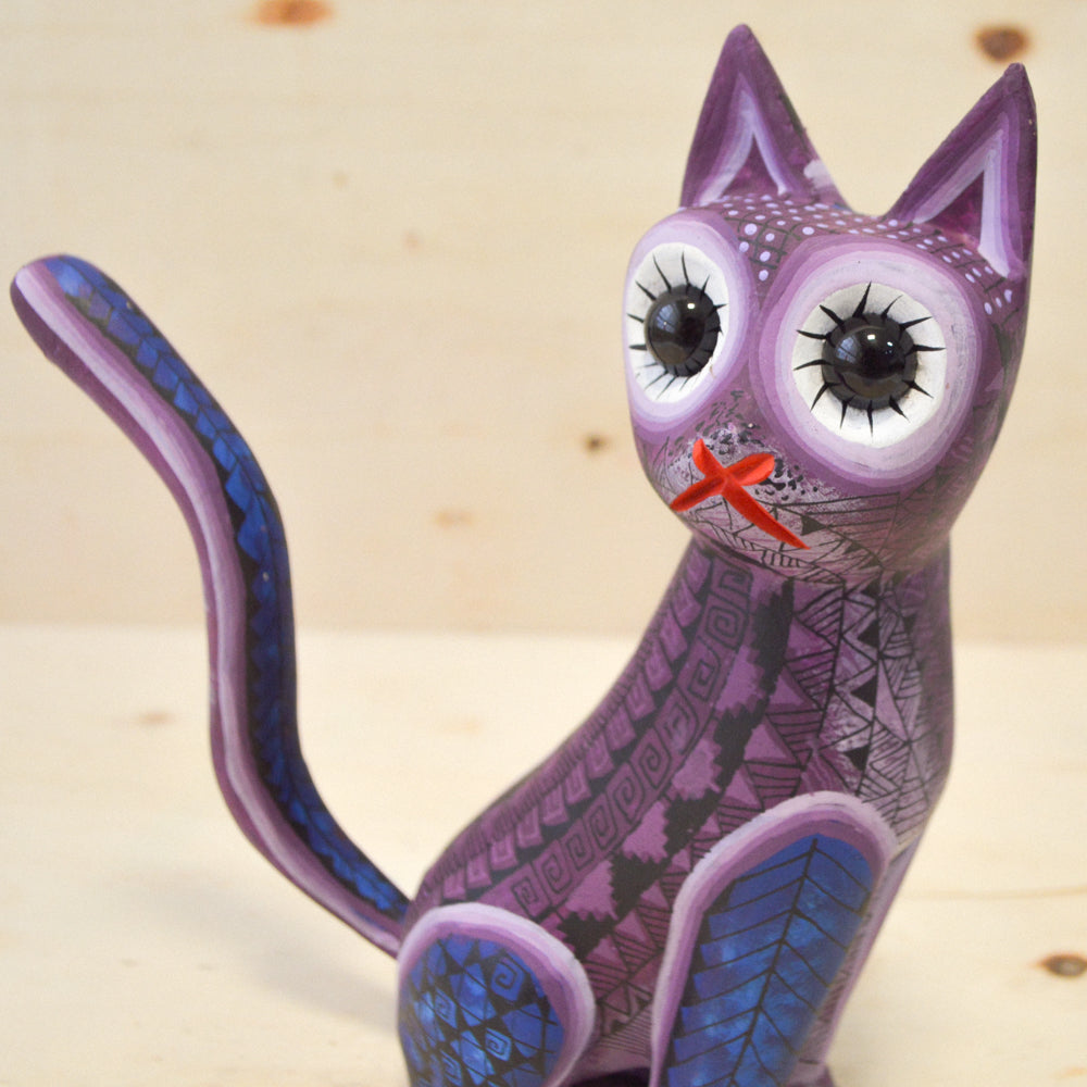 Alebrije Cat Oaxacan Wood Carving - magiamexica.com