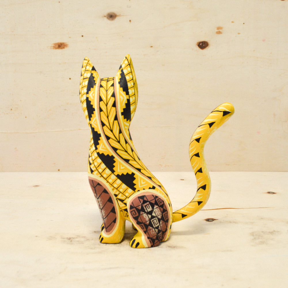 Alebrije Cat Oaxacan Wood Carving - magiamexica.com