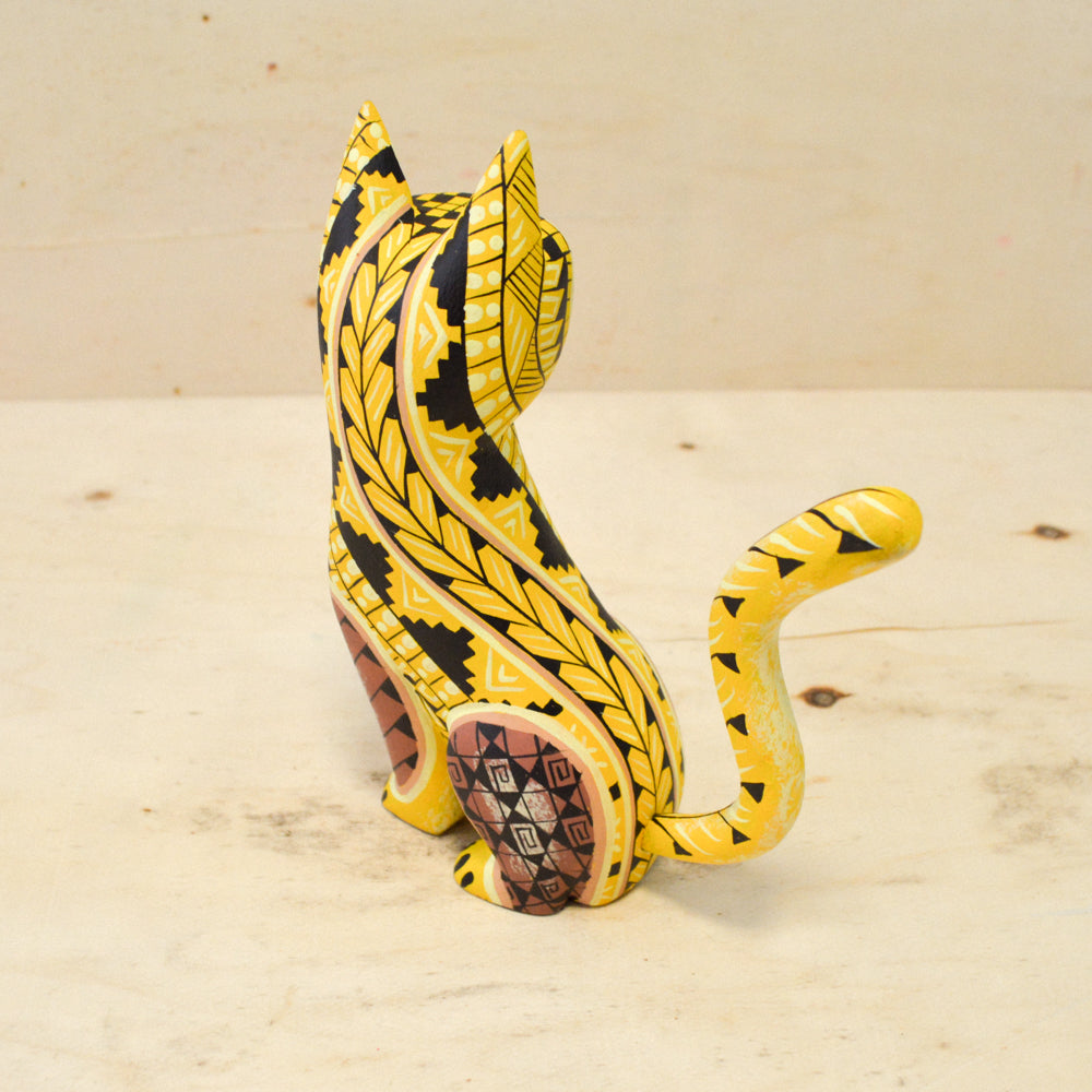 Alebrije Cat Oaxacan Wood Carving - magiamexica.com