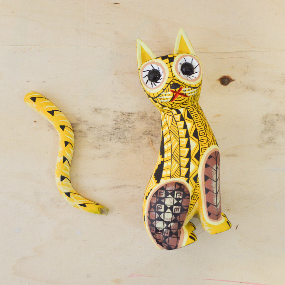 Alebrije Cat Oaxacan Wood Carving - magiamexica.com