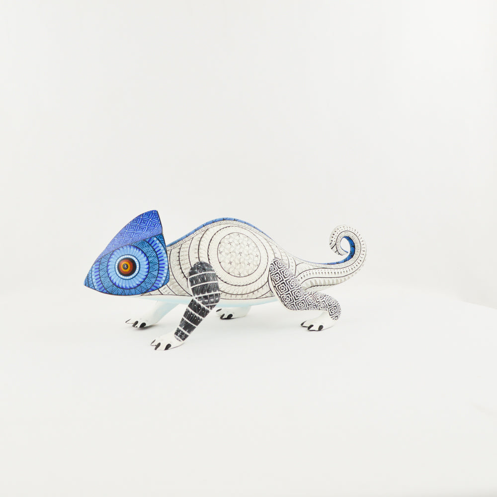 Chameleon Alebrije Oaxacan Wood Carving - magiamexica.com