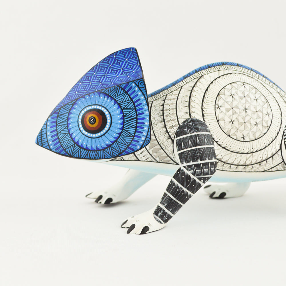Chameleon Alebrije Oaxacan Wood Carving - magiamexica.com
