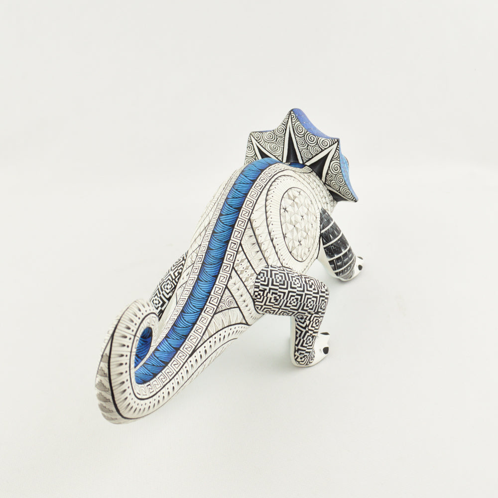 Chameleon Alebrije Oaxacan Wood Carving - magiamexica.com