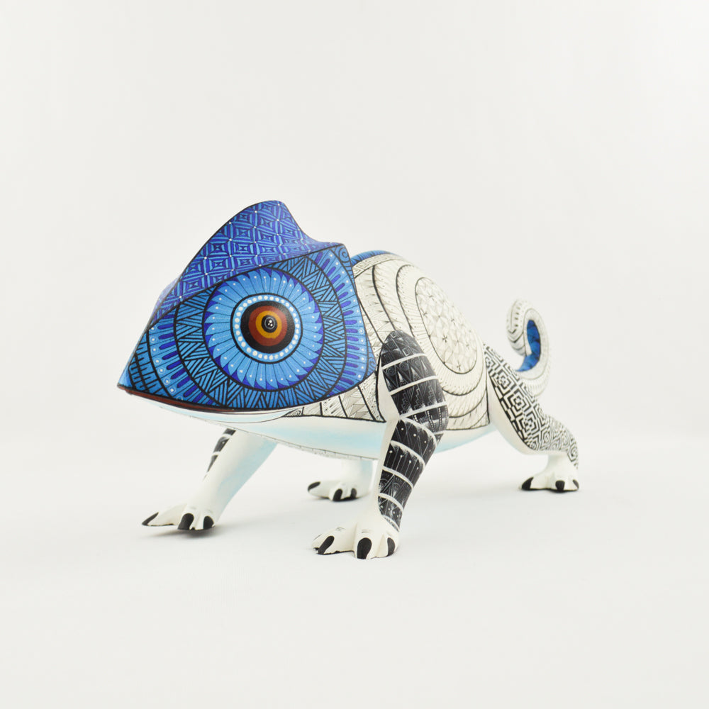 Chameleon Alebrije Oaxacan Wood Carving - magiamexica.com