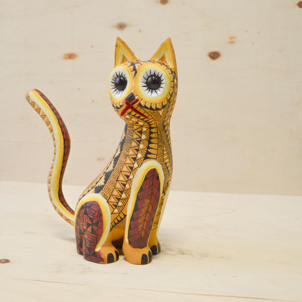 Alebrije Cat Oaxacan Wood Carving - magiamexica.com