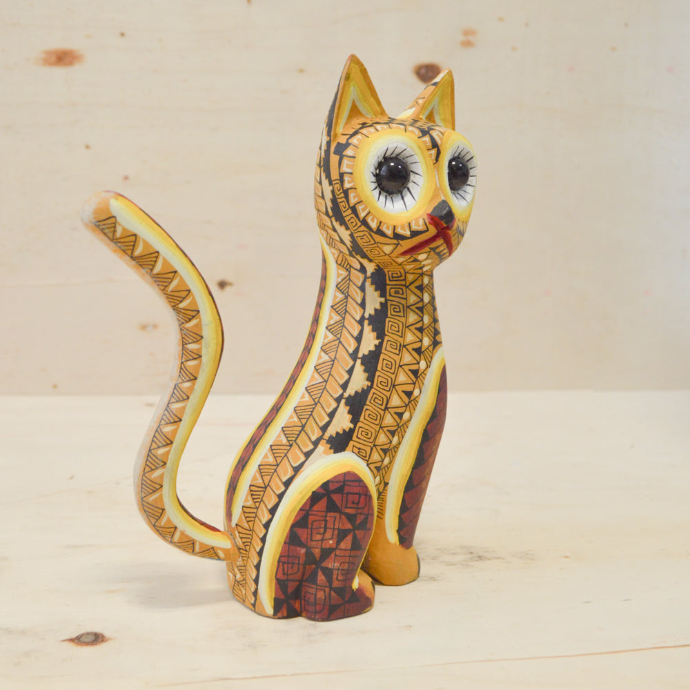 Alebrije Cat Oaxacan Wood Carving - magiamexica.com