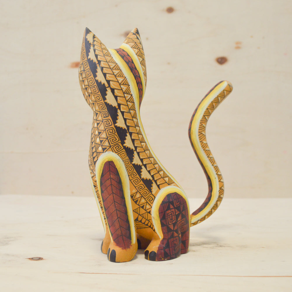 Alebrije Cat Oaxacan Wood Carving - magiamexica.com