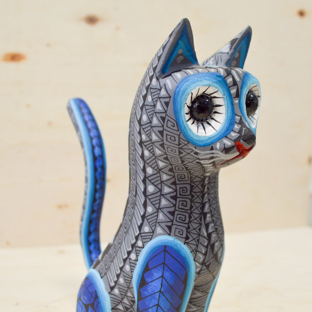 Alebrije Cat Oaxacan Wood Carving - magiamexica.com