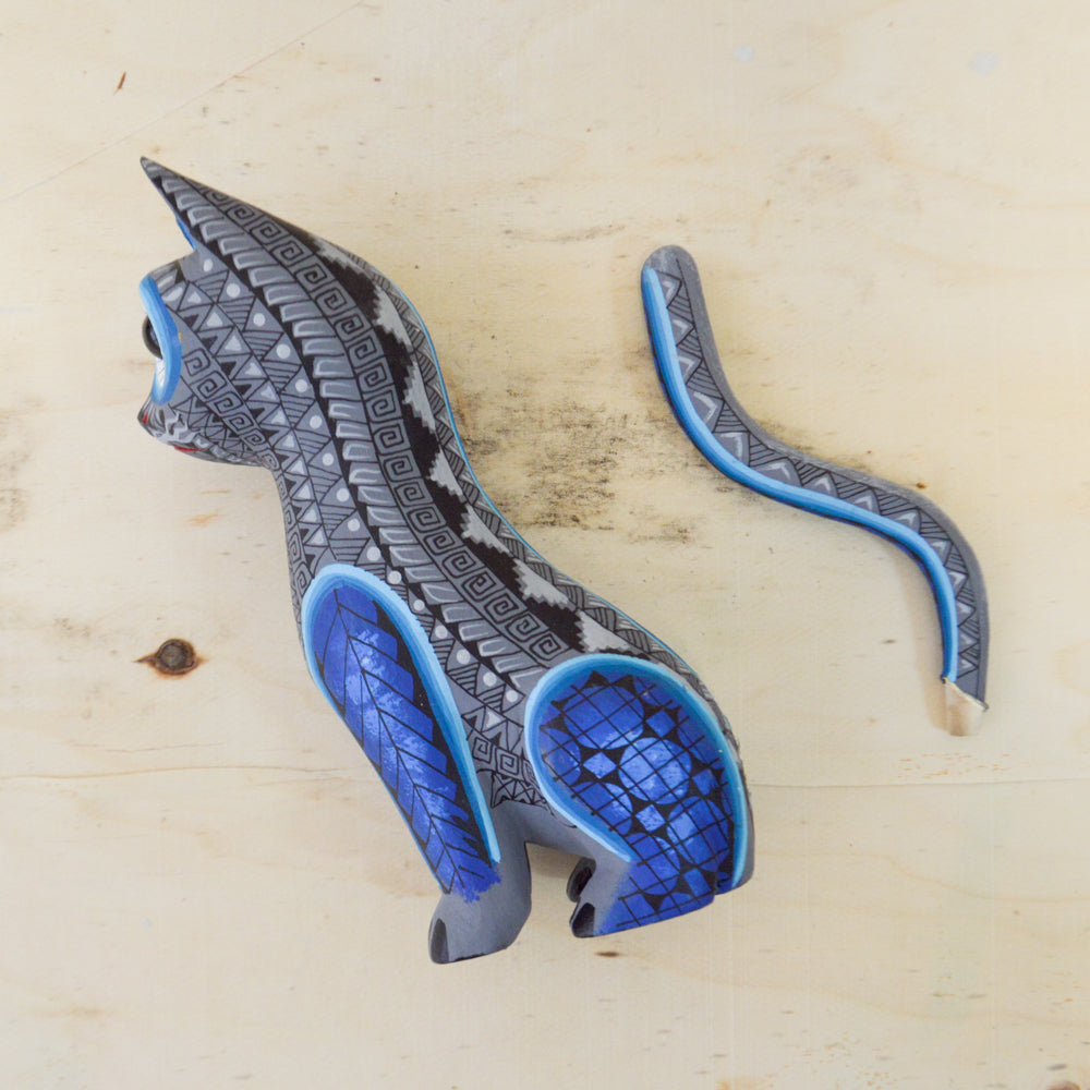 Alebrije Cat Oaxacan Wood Carving - magiamexica.com