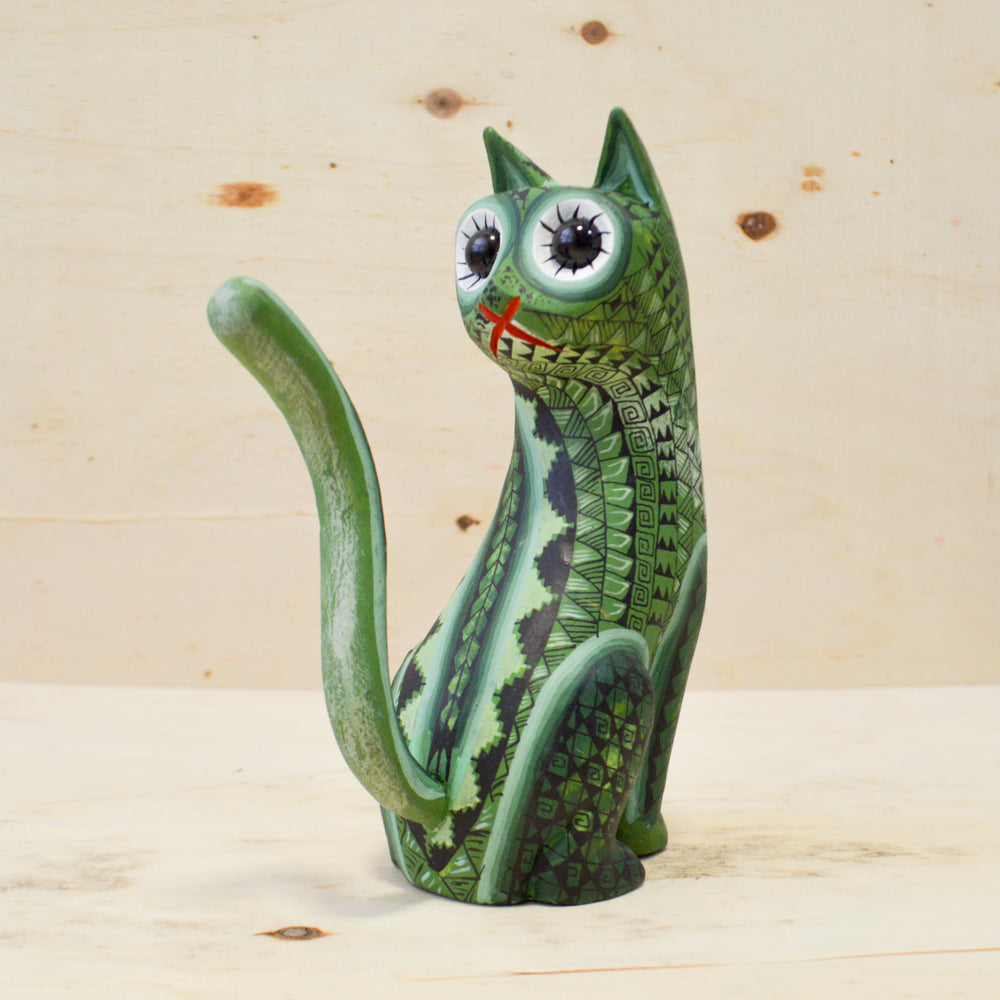 Alebrije Cat Oaxacan Wood Carving - magiamexica.com