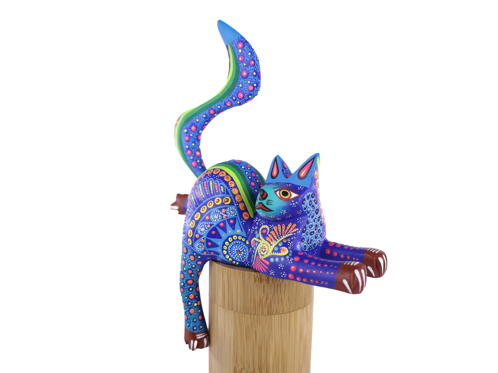 Cat Alebrije | Oaxacan Hand-Painted Copal Wood Carving | Magia Mexica