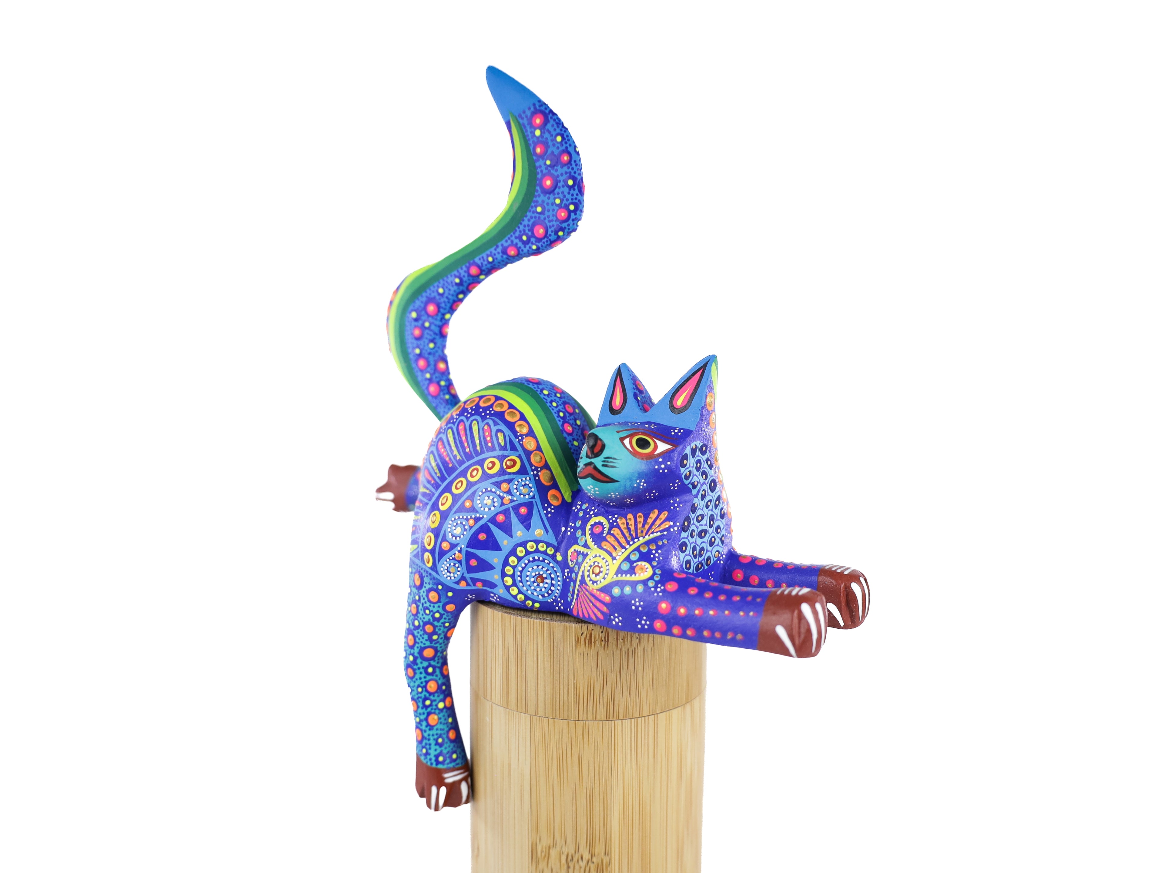 Cat Alebrije | Oaxacan Hand-Painted Copal Wood Carving | Magia Mexica