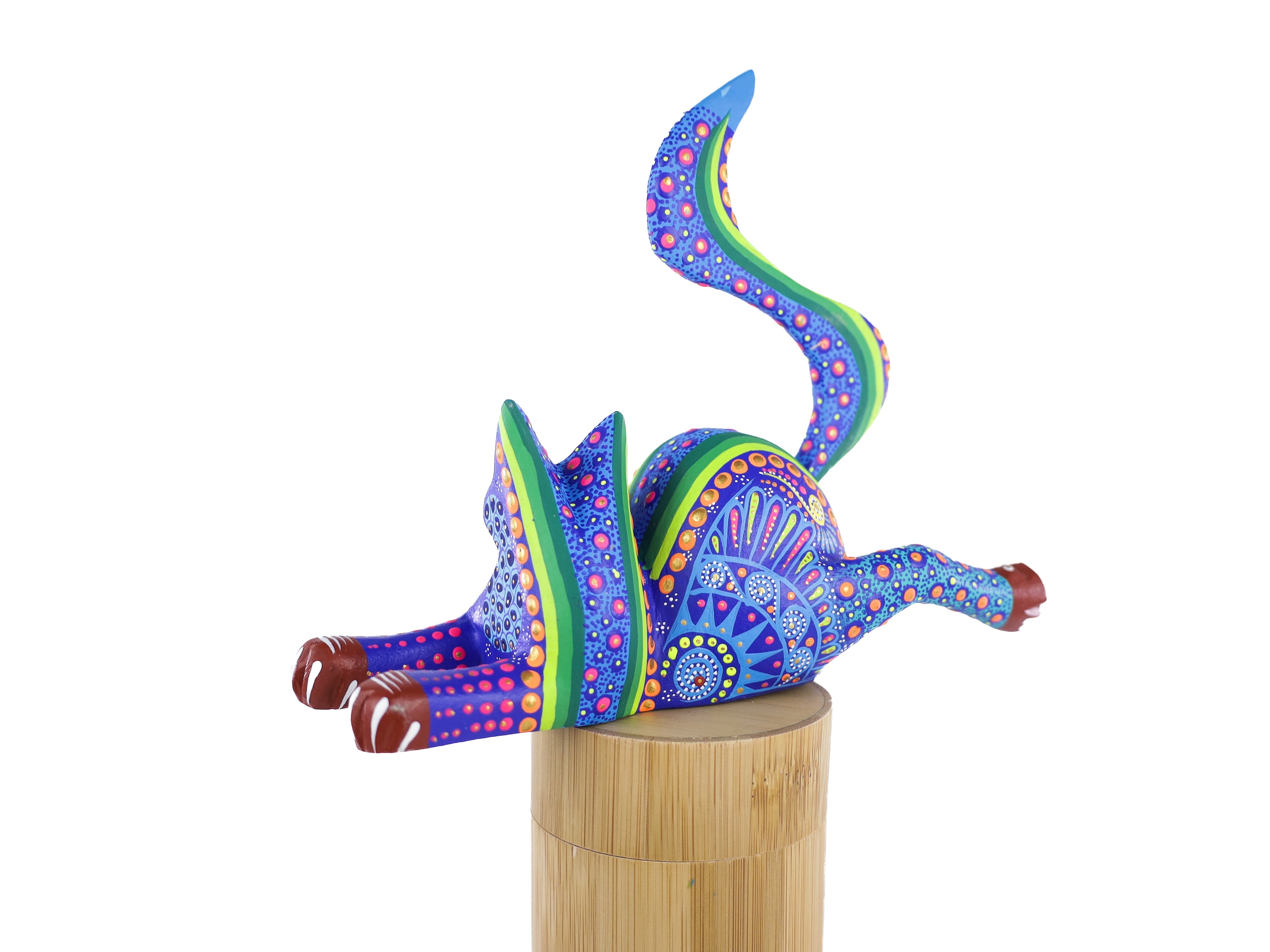 Cat Alebrije | Oaxacan Hand-Painted Copal Wood Carving | Magia Mexica