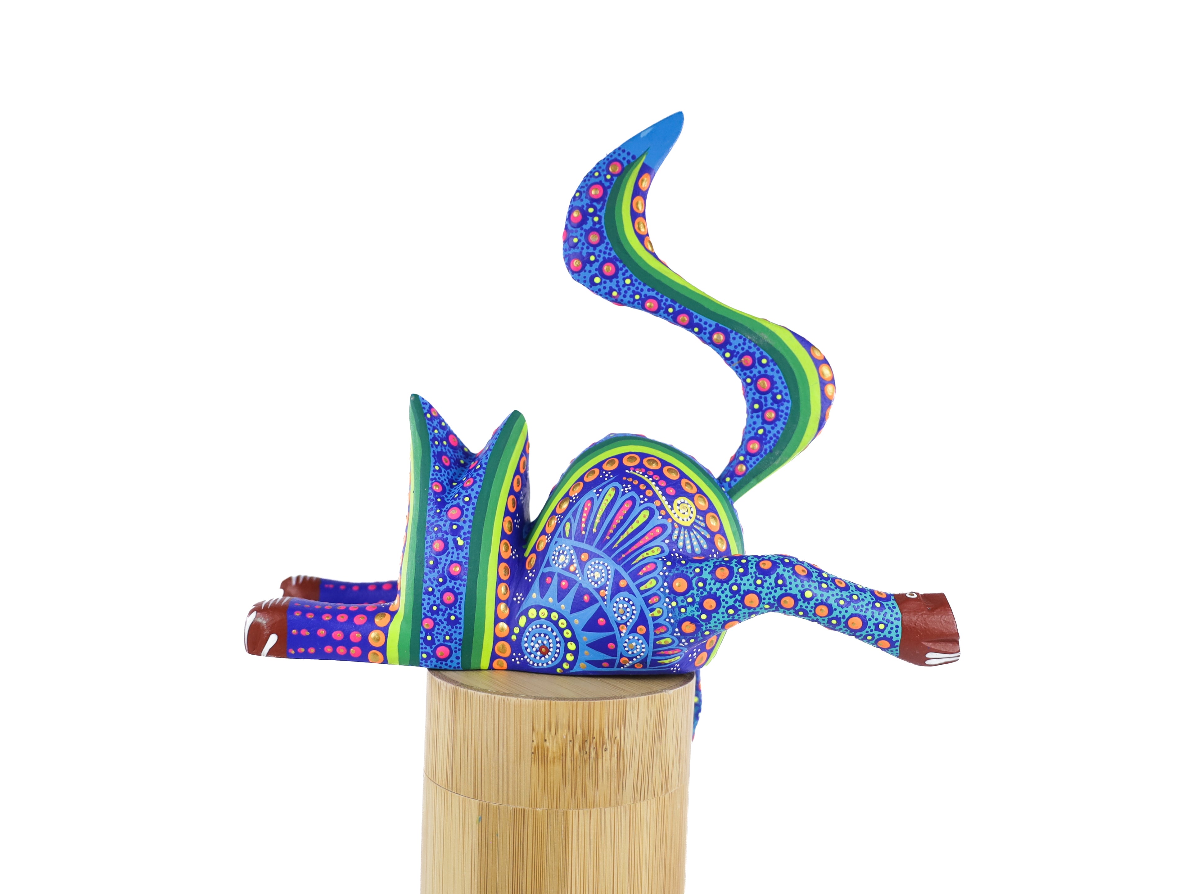 Cat Alebrije | Oaxacan Hand-Painted Copal Wood Carving | Magia Mexica