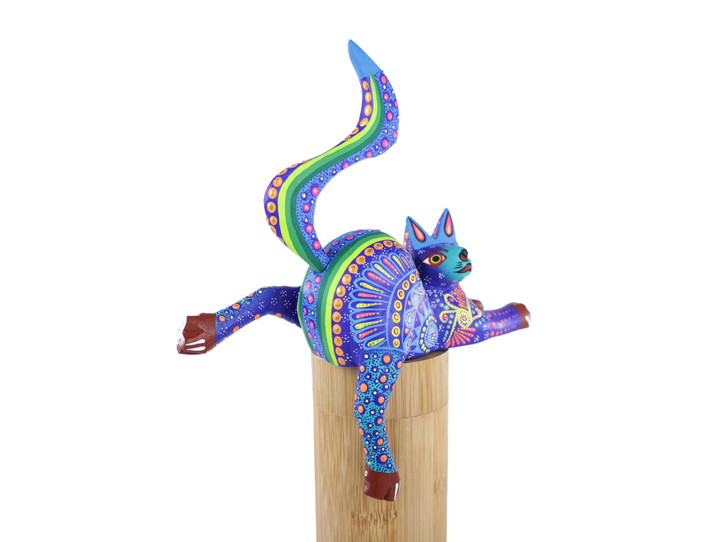 Cat Alebrije | Oaxacan Hand-Painted Copal Wood Carving | Magia Mexica