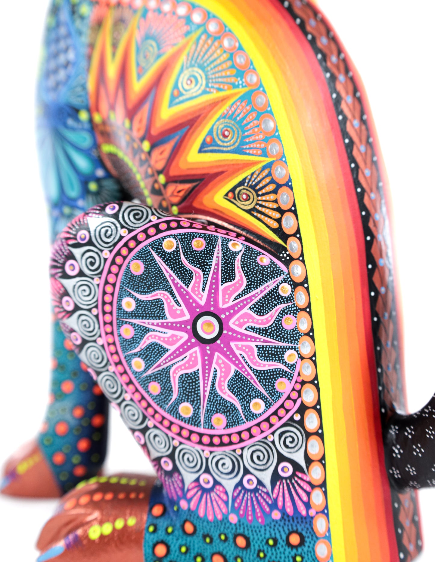 Conejo Alebrije | Oaxacan Hand-Painted Copal Wood Carving | Magia Mexica