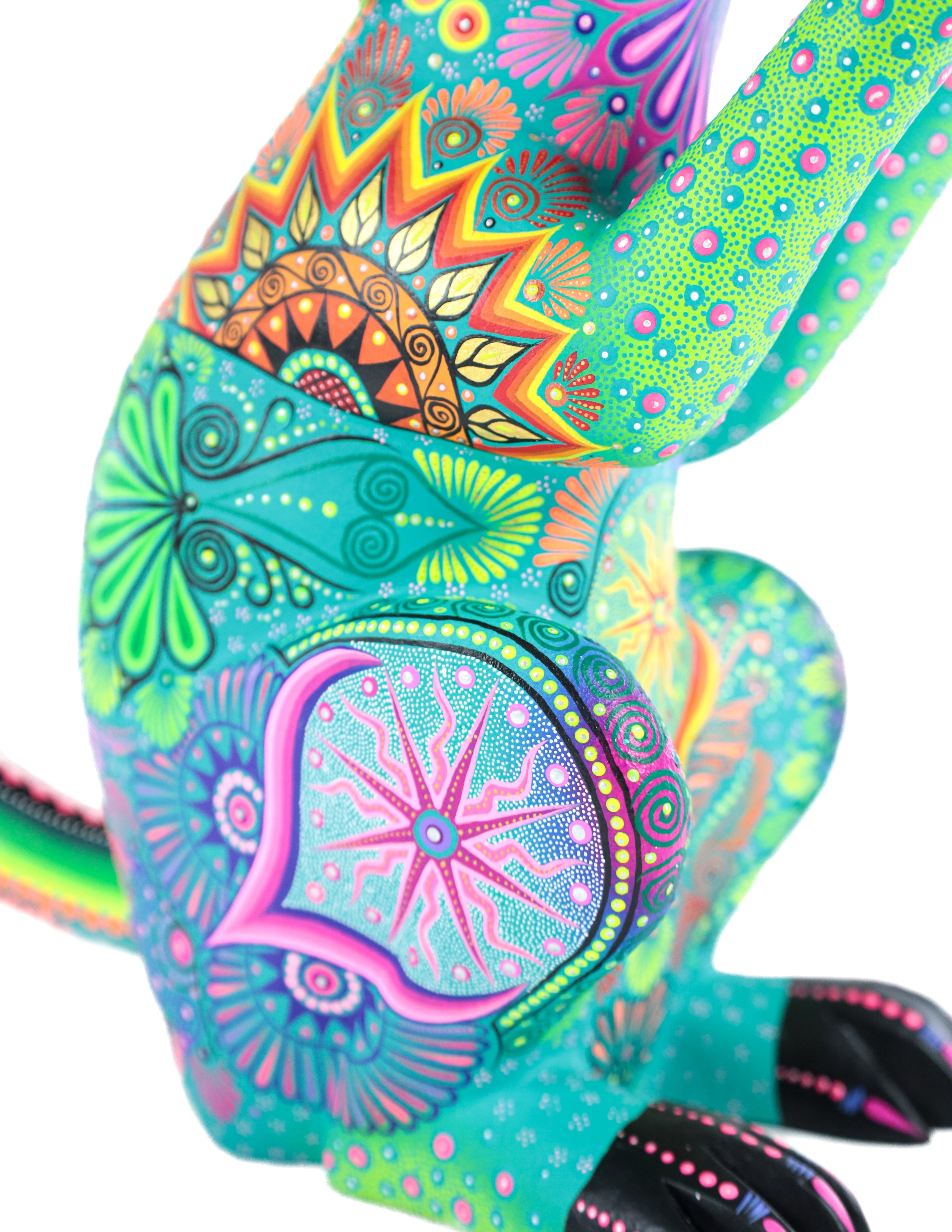 Ratón Alebrije | Oaxacan Hand-Painted Copal Wood Carving | Magia Mexica