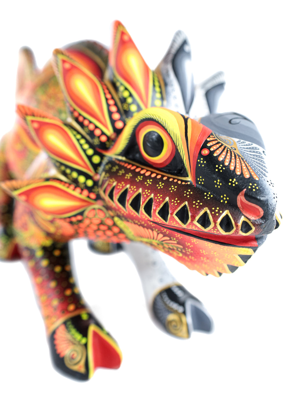 Camaleón Alebrije | Oaxacan Hand-Painted Copal Wood Carving | Magia Mexica