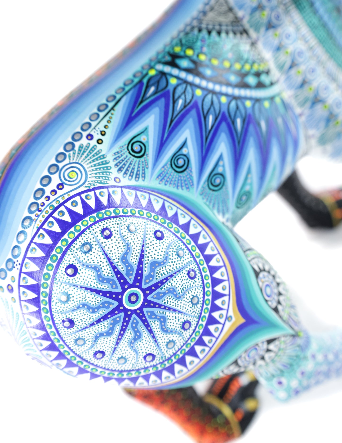 Gato Alebrije | Oaxacan Hand-Painted Copal Wood Carving | Magia Mexica