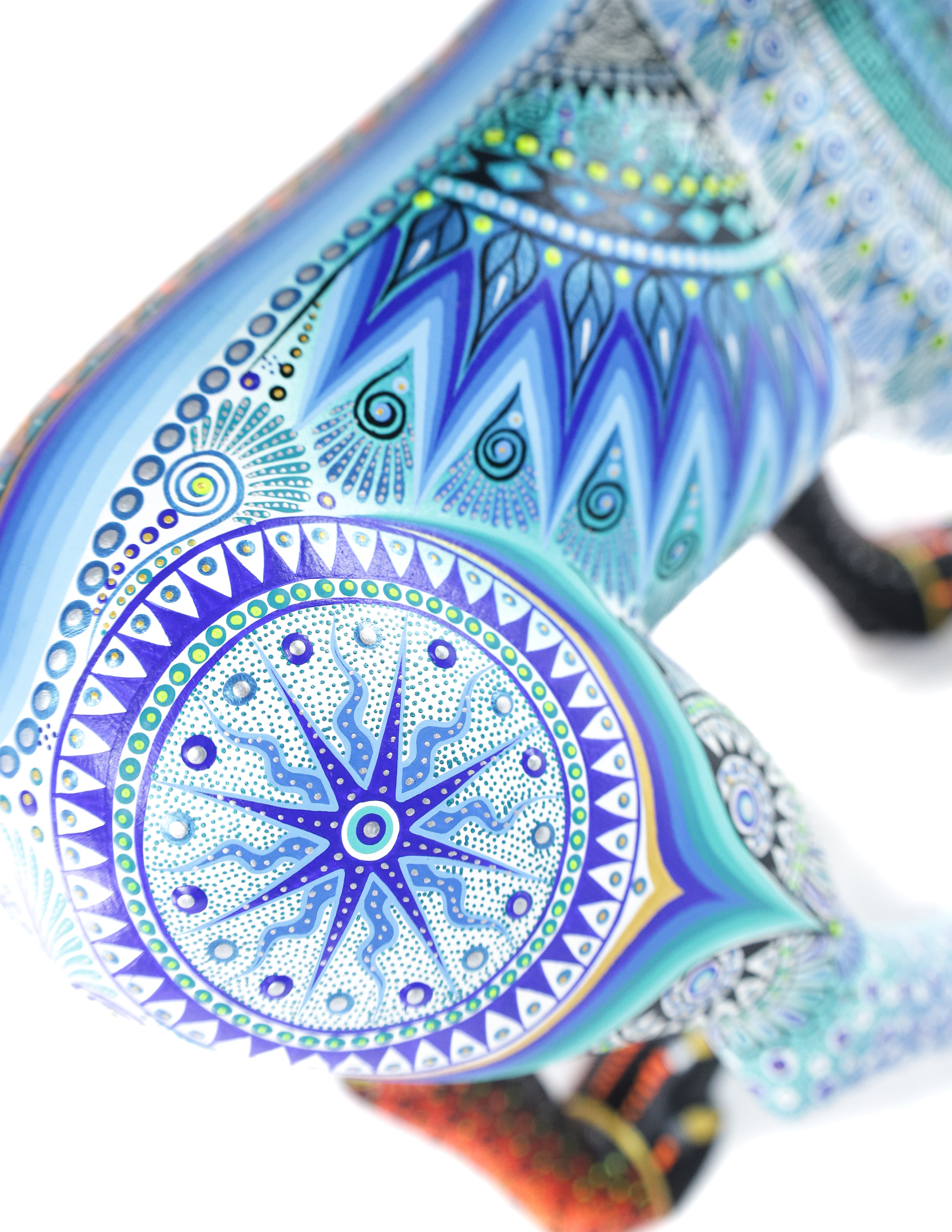 Gato Alebrije | Oaxacan Hand-Painted Copal Wood Carving | Magia Mexica