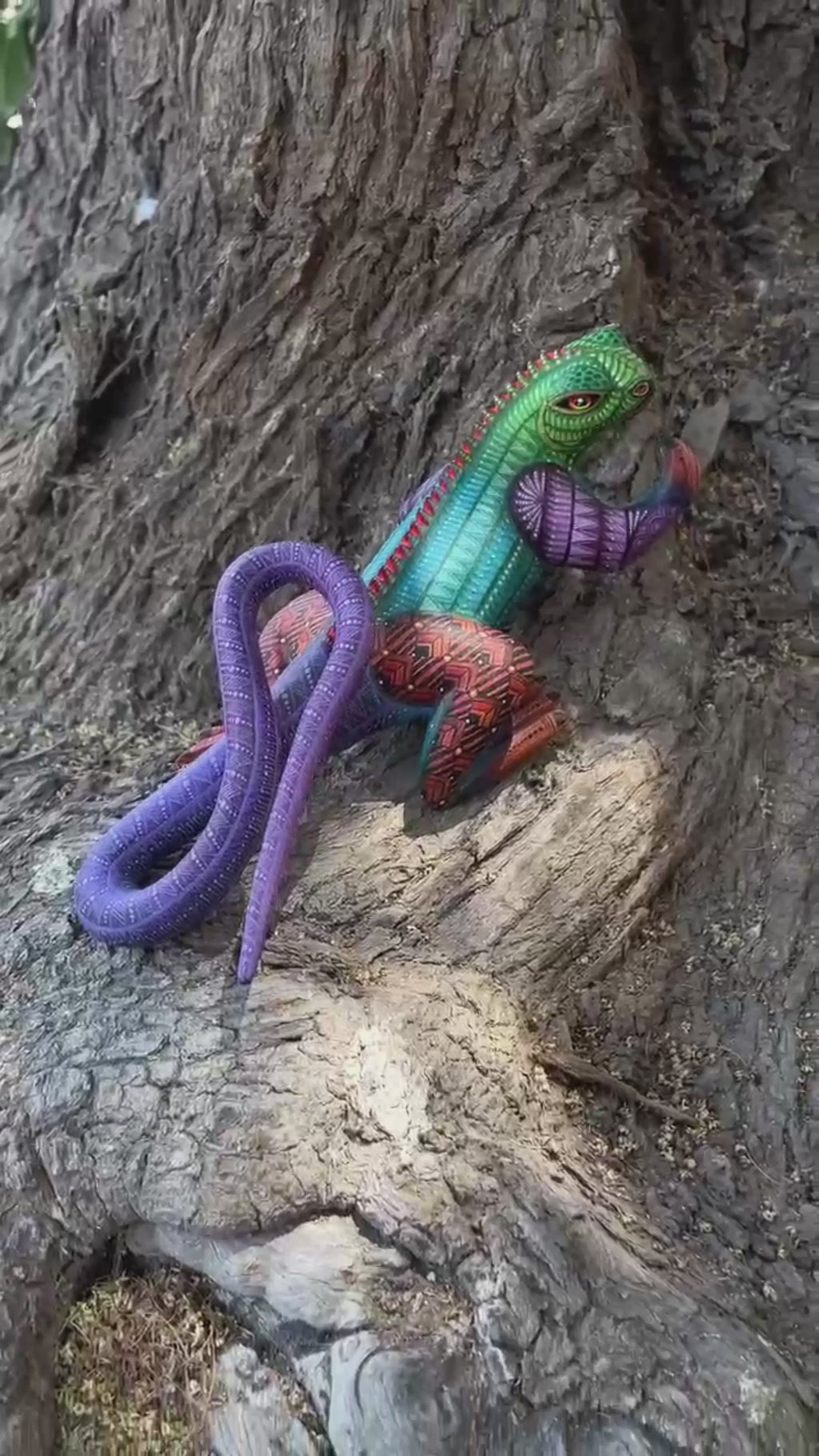 Iguana Alebrije Oaxacan Wood Carving