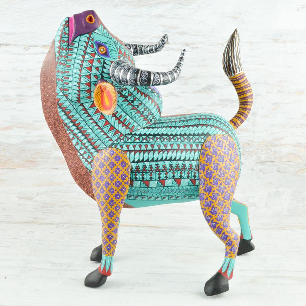 Bull Alebrije Oaxacan Wood Carving - Alebrije Huichol Mexican Folk art magiamexica.com
