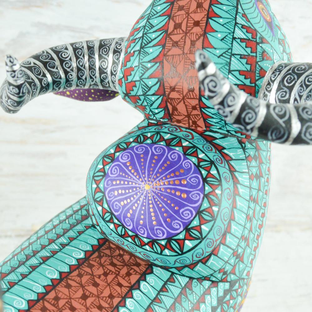Bull Alebrije Oaxacan Wood Carving - Alebrije Huichol Mexican Folk art magiamexica.com