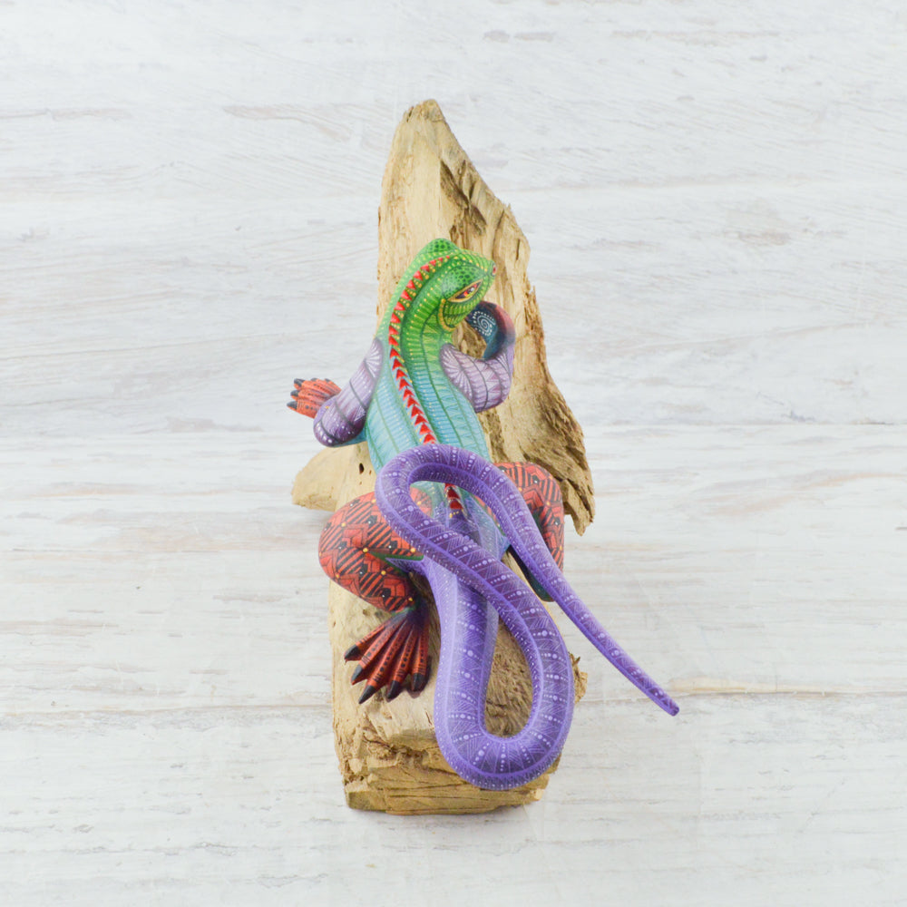 Alebrije Oaxacan Wood Carving Iguana - Magia Mexica
