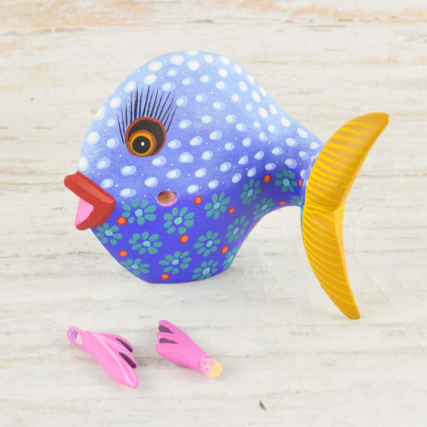 Fish Alebrije Oaxacan Wood Carving - Alebrije Huichol Mexican Folk art magiamexica.com