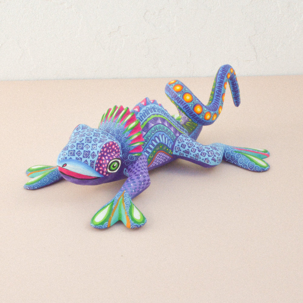 Chamaleon Alebrije Wood Carving - magiamexica.com