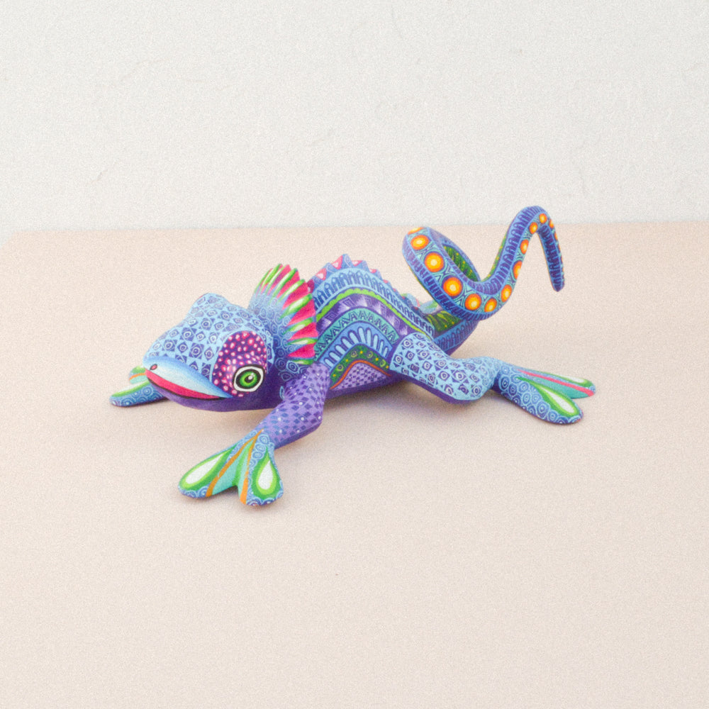 Chamaleon Alebrije Wood Carving - magiamexica.com