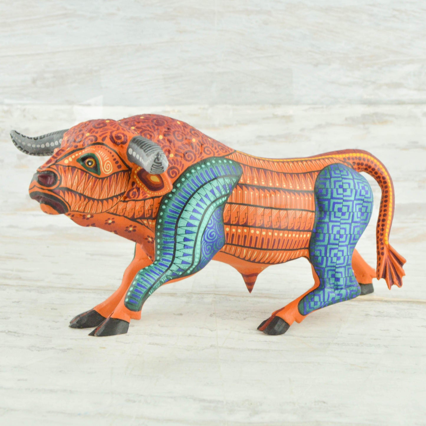 Bull Alebrije Oaxacan Wood Carving - Alebrije Huichol Mexican Folk art magiamexica.com