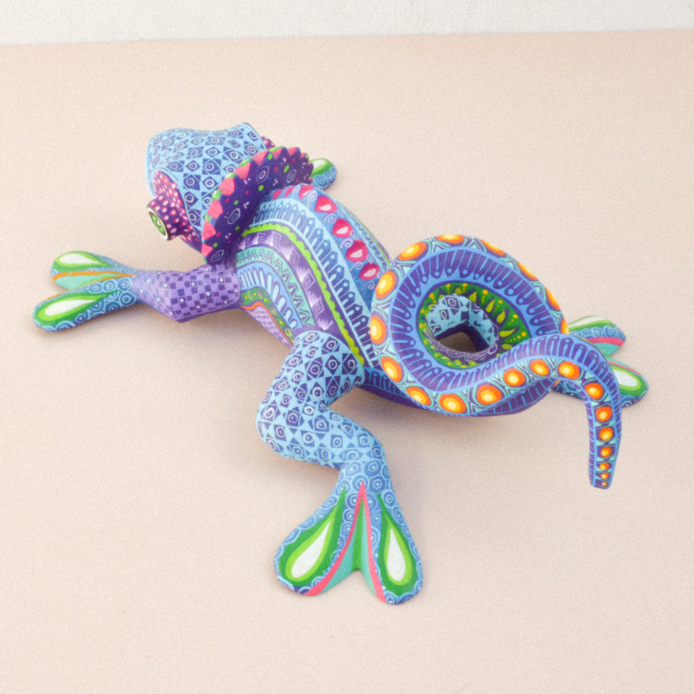 Chamaleon Alebrije Wood Carving - magiamexica.com