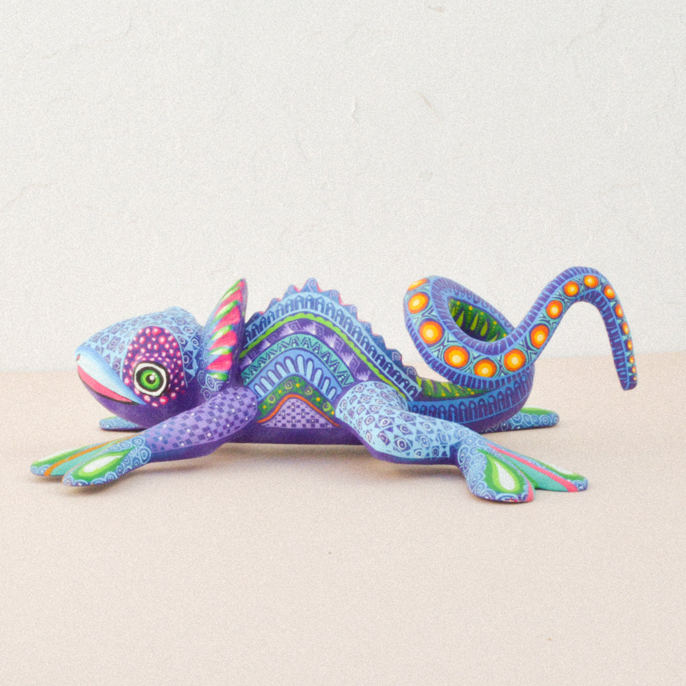 Chamaleon Alebrije Wood Carving - magiamexica.com