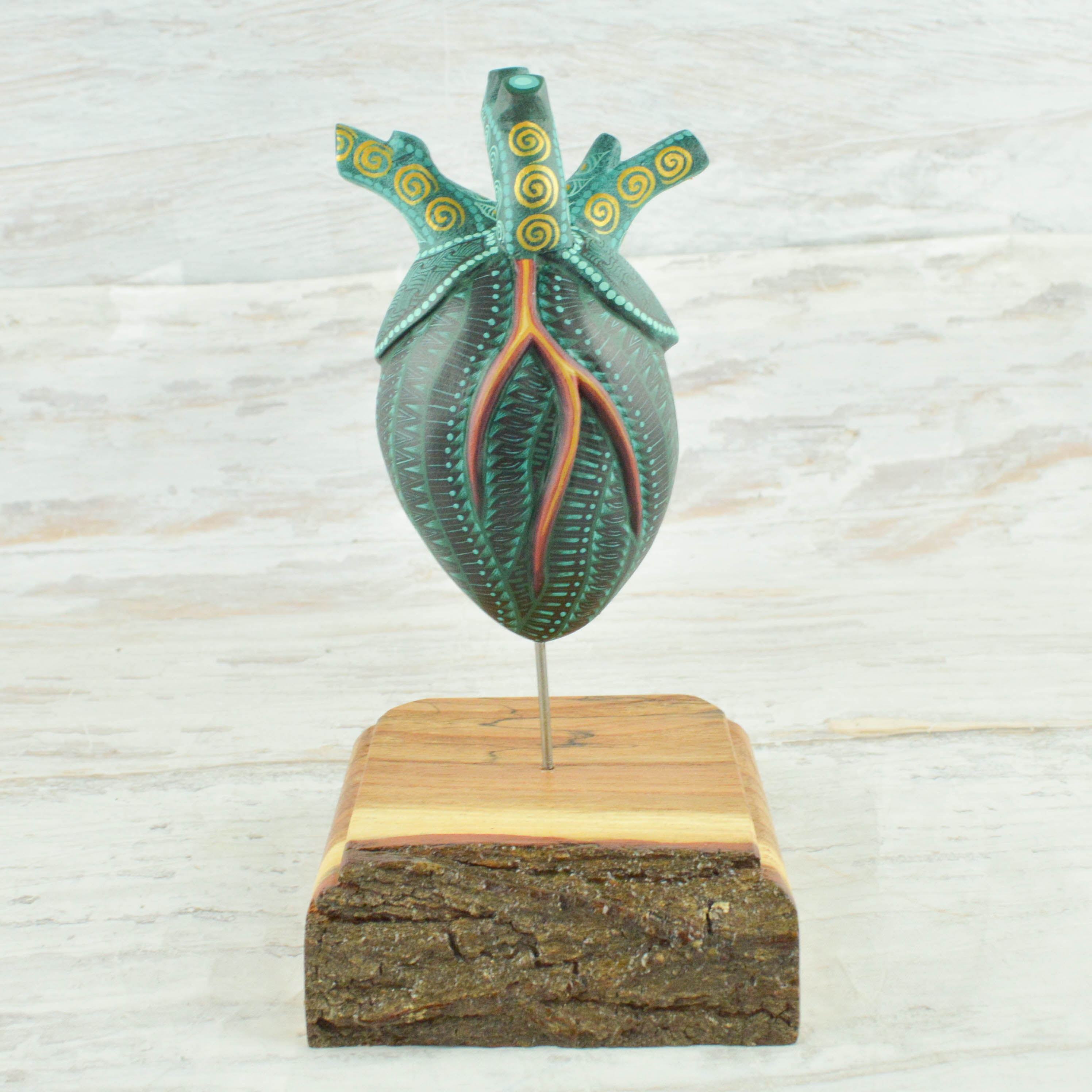 Heart Alebrije Oaxacan Wood Carving - Alebrije Huichol Mexican Folk art magiamexica.com