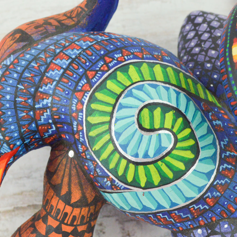 Iguana Alebrije Oaxacan Wood Carving - Magia Mexica