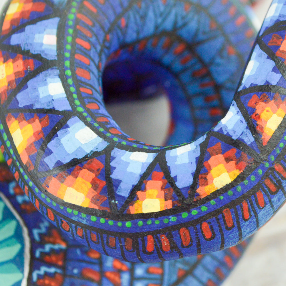 Iguana Alebrije Oaxacan Wood Carving - Magia Mexica