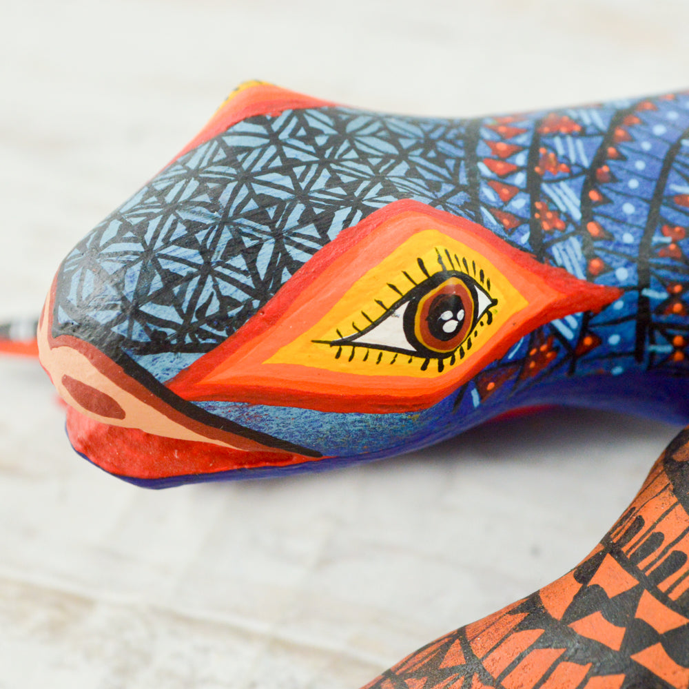 Iguana Alebrije Oaxacan Wood Carving - Magia Mexica