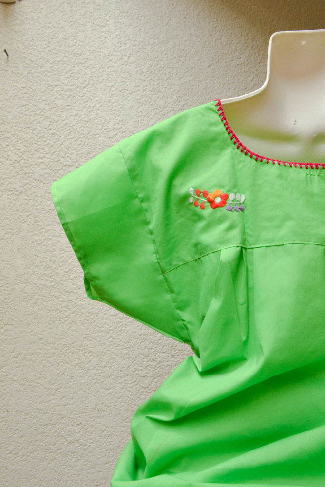 Embroidered Mexican Dress | Green - Alebrije Huichol Mexican Folk art magiamexica.com