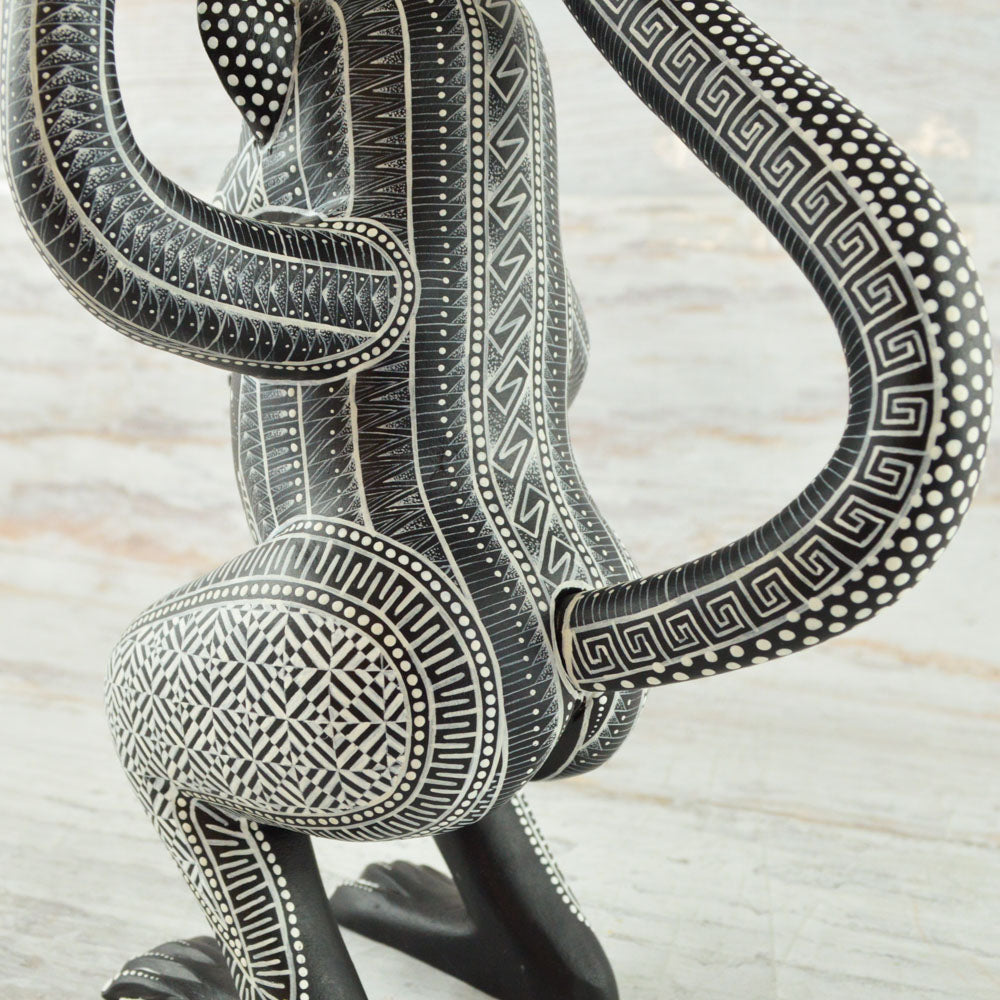 Monkey Alebrije Oaxacan Wood Carving - Alebrije Huichol Mexican Folk art magiamexica.com