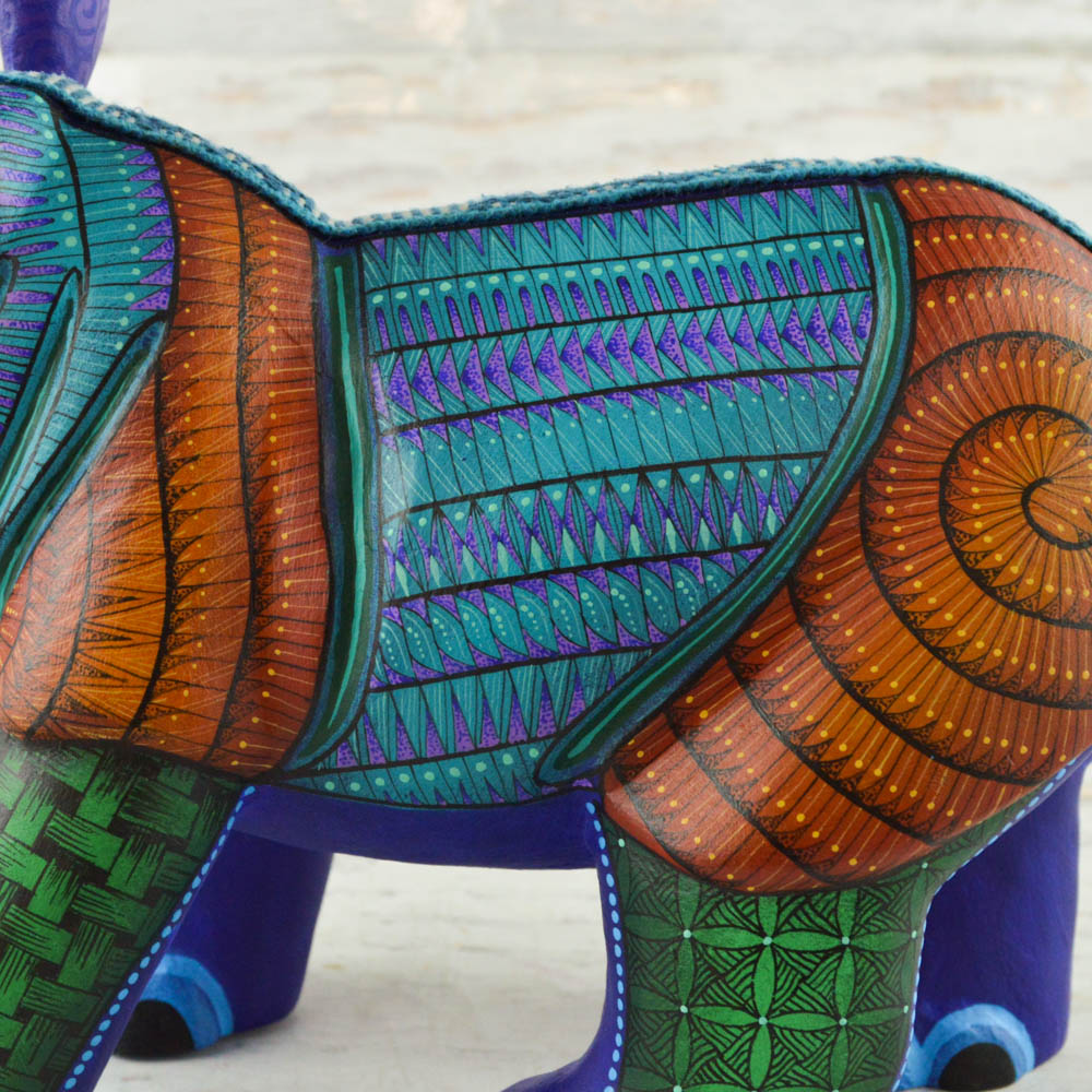 Rhino Alebrije Oaxacan Wood Carving - Alebrije Huichol Mexican Folk art magiamexica.com