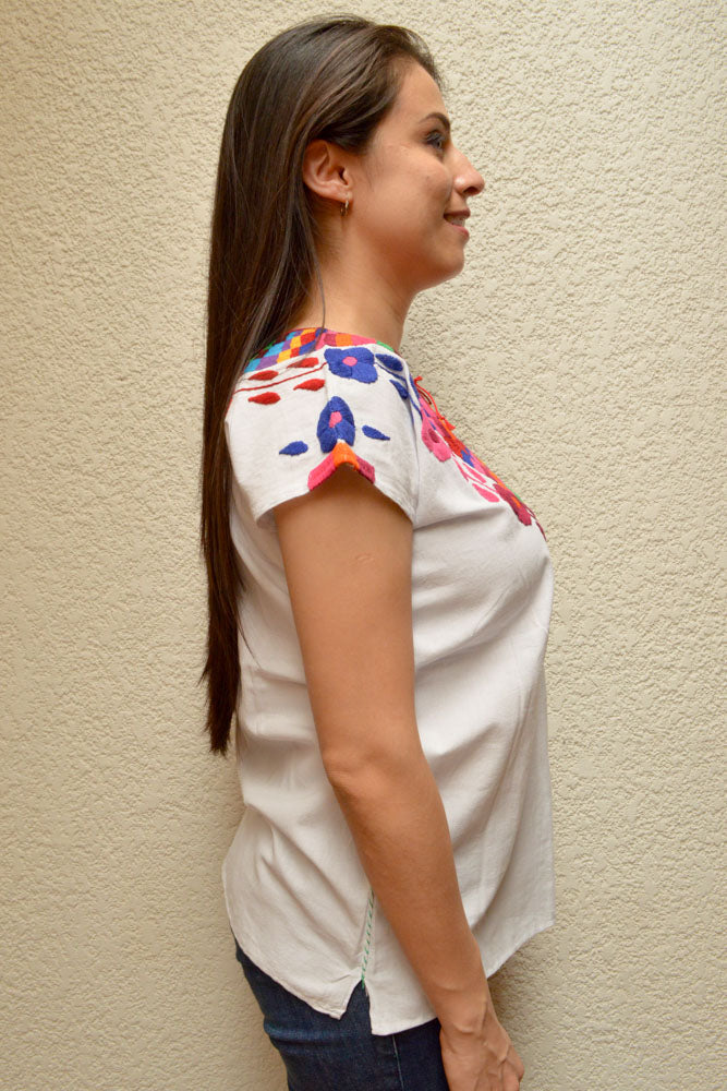 Embroidered Mexican Blouse | White - Alebrije Huichol Mexican Folk art magiamexica.com